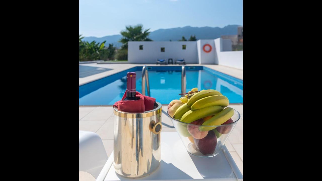 Xenos Villa 6 With A Private Pool Near The Sea Tigaki Exteriér fotografie